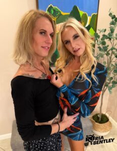 Ria Bentley & Sophia West Fuck Each Other’s Brains Out